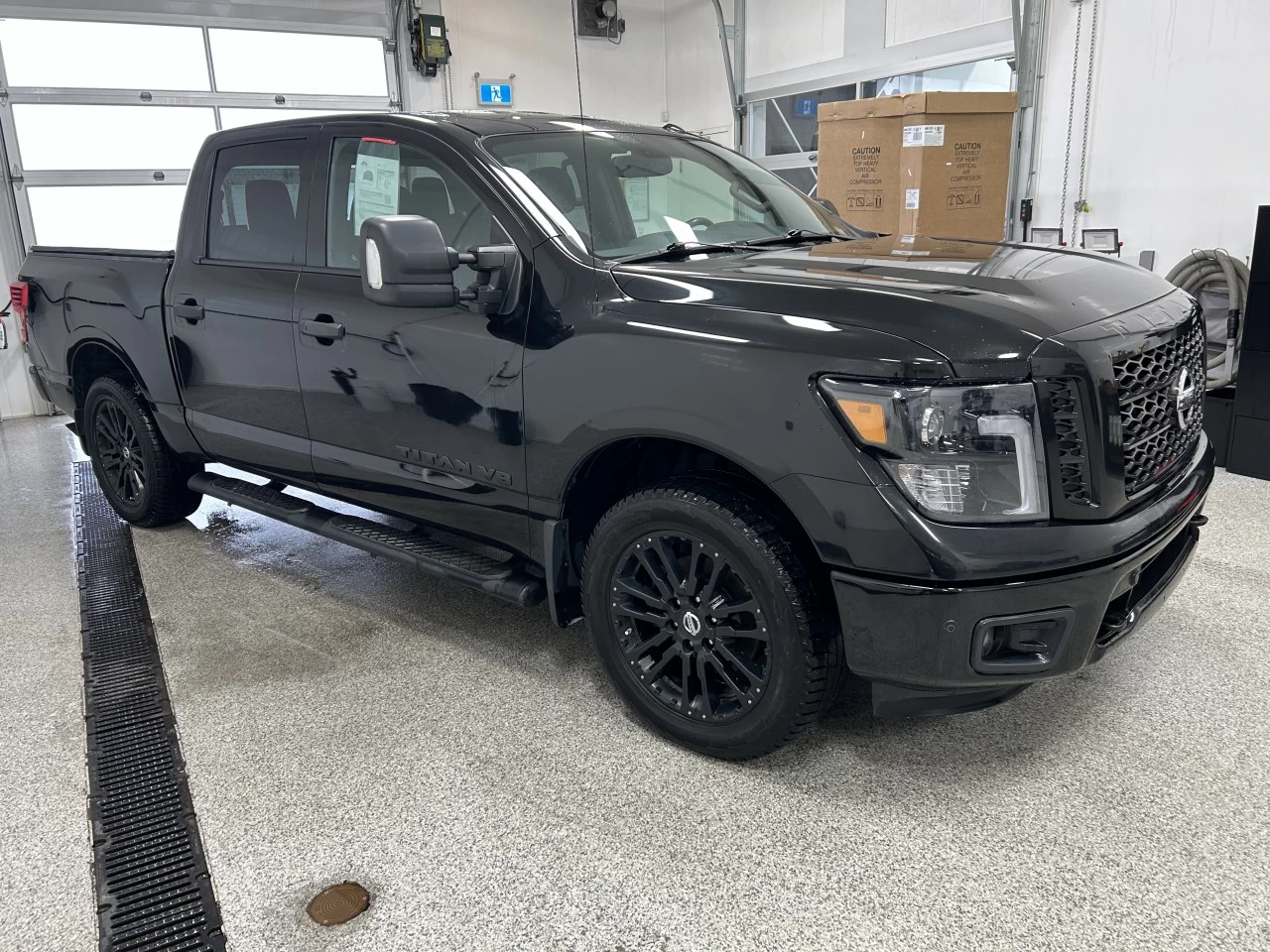 2018 Nissan Titan SV Midnight Edition Main Image