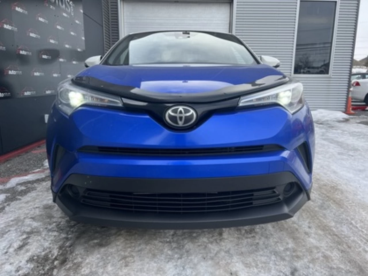 2018 Toyota C-HR XLE Image principale