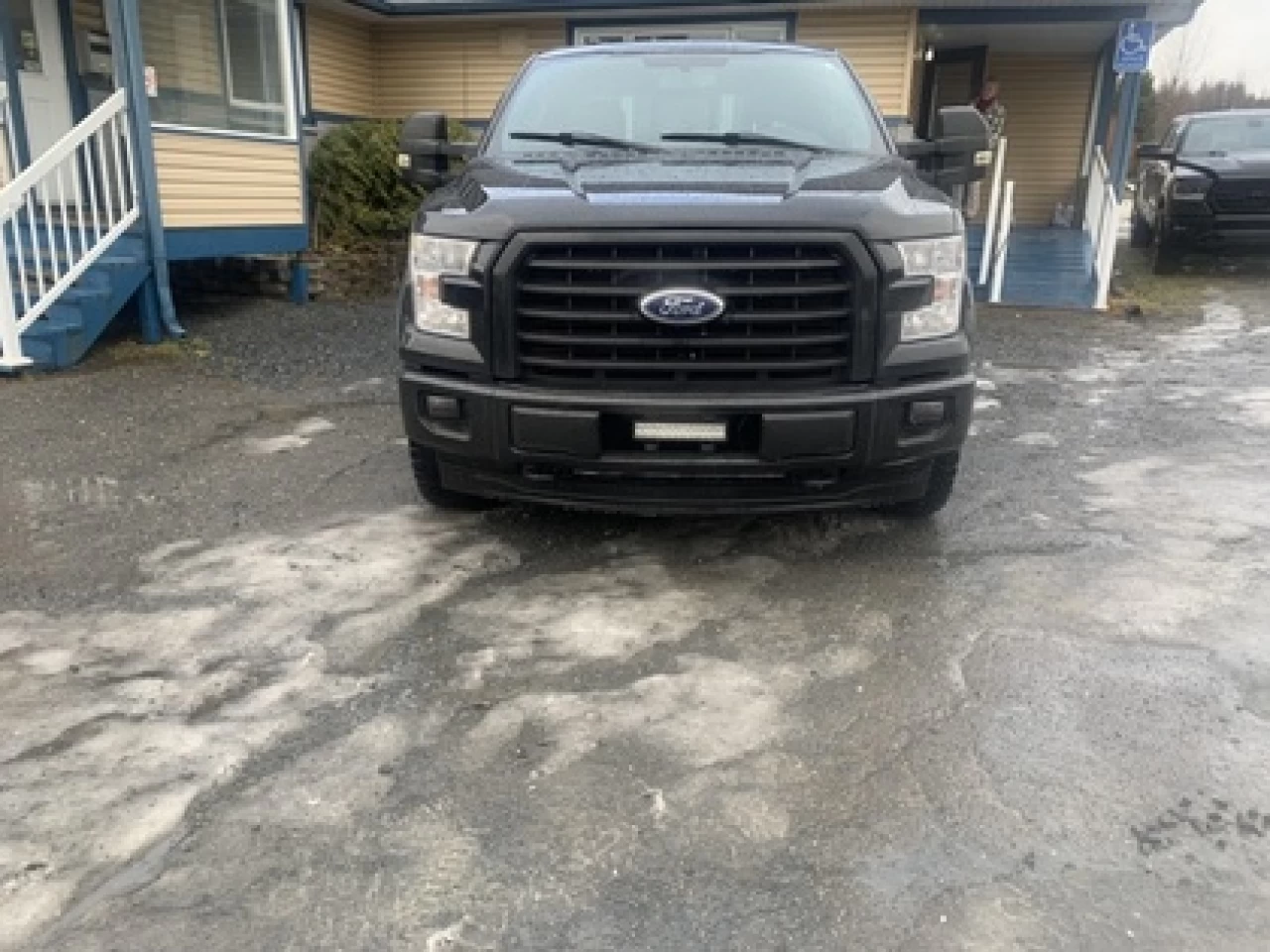 2017 Ford F-150 XLT Main Image