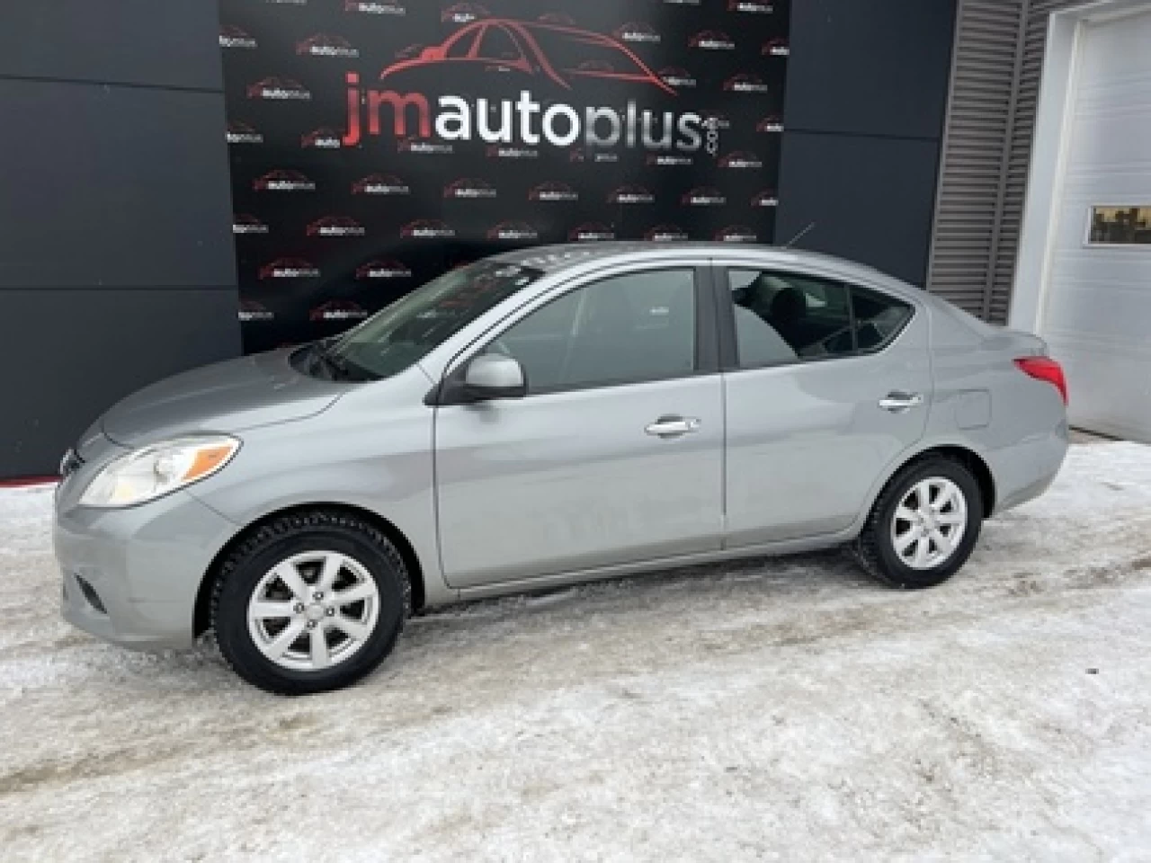 2012 Nissan Versa 1,6 Image principale