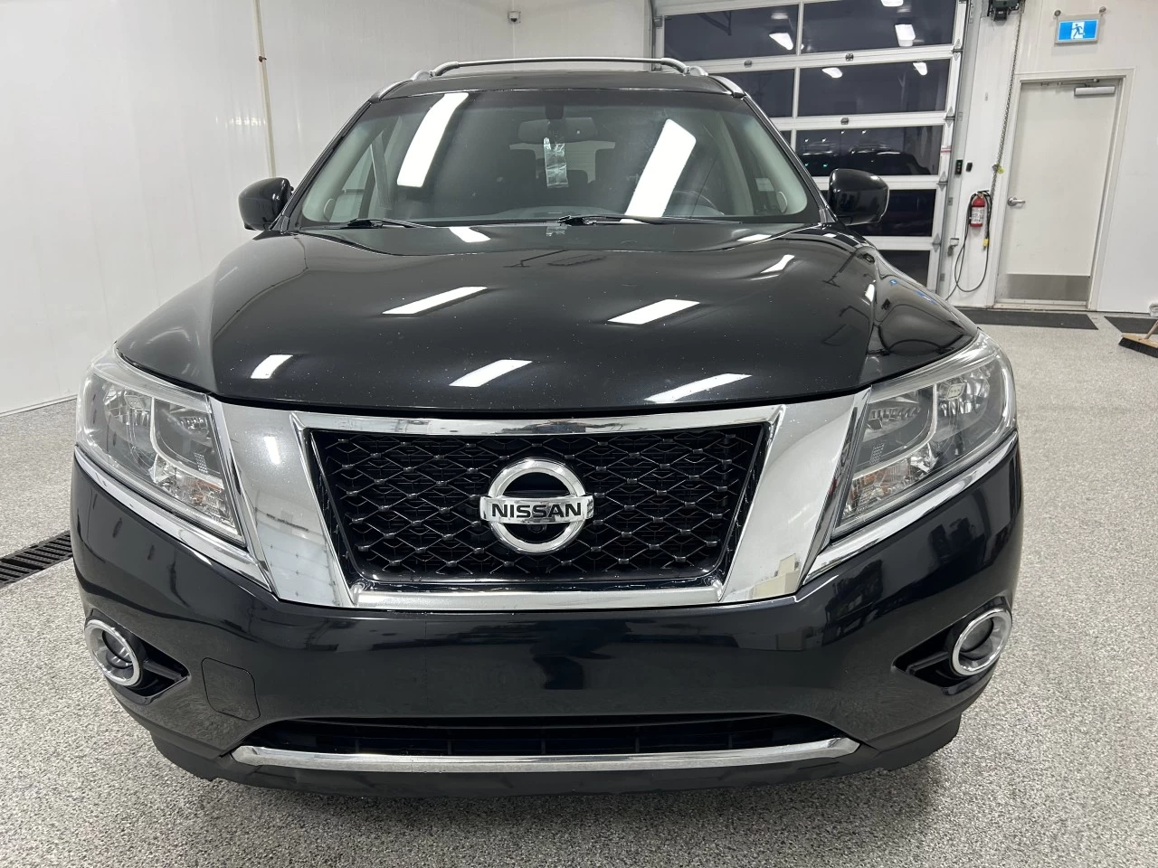 2015 Nissan Pathfinder Platinum Main Image