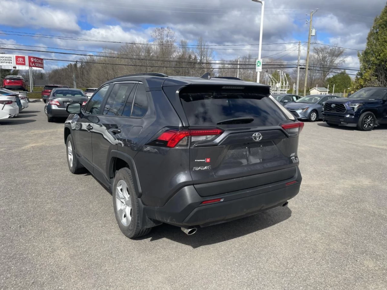 2021 Toyota RAV4 XLE AWD Main Image