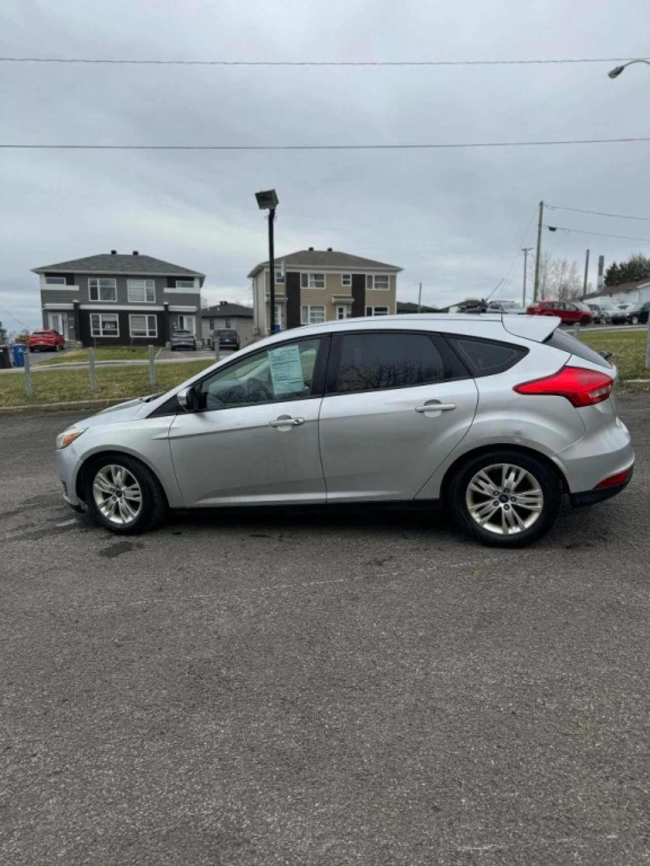 2016 Ford Focus SE Main Image