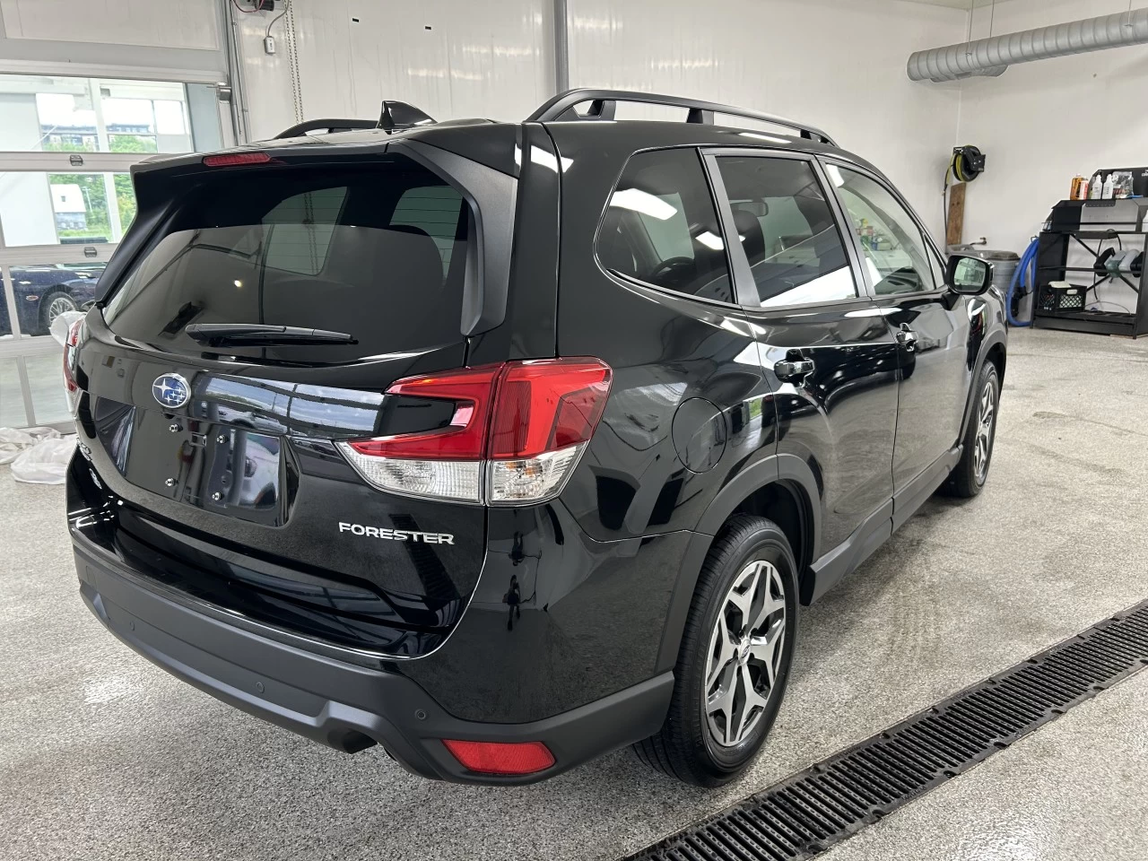 2022 Subaru Forester Convenience Main Image