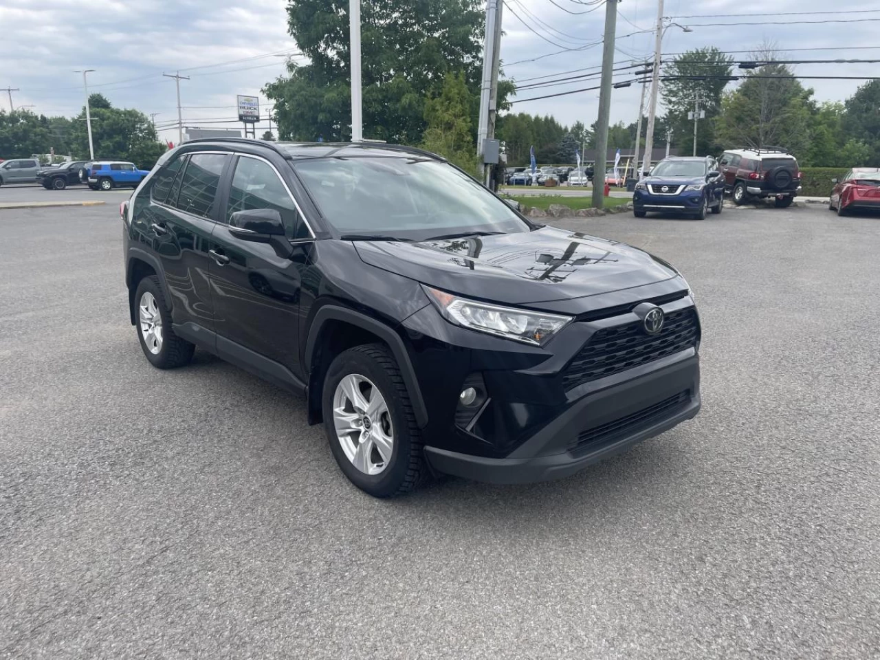 2021 Toyota RAV4 XLE Main Image