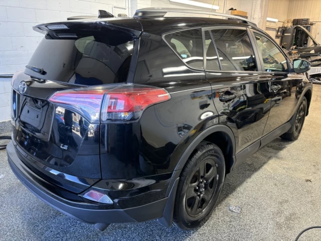 Toyota RAV4 LE 2017