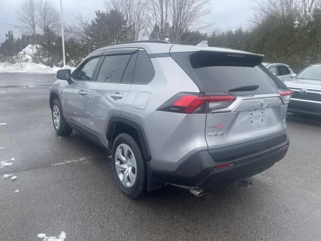 Toyota RAV4 LE FWD 2021