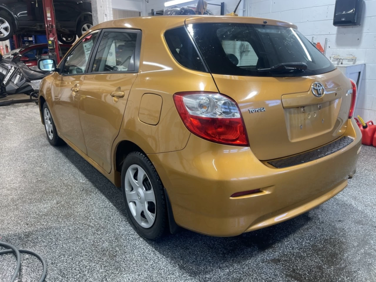 2010 Toyota Matrix XR Main Image