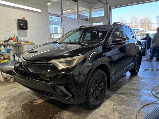 Toyota RAV4 LE 2017