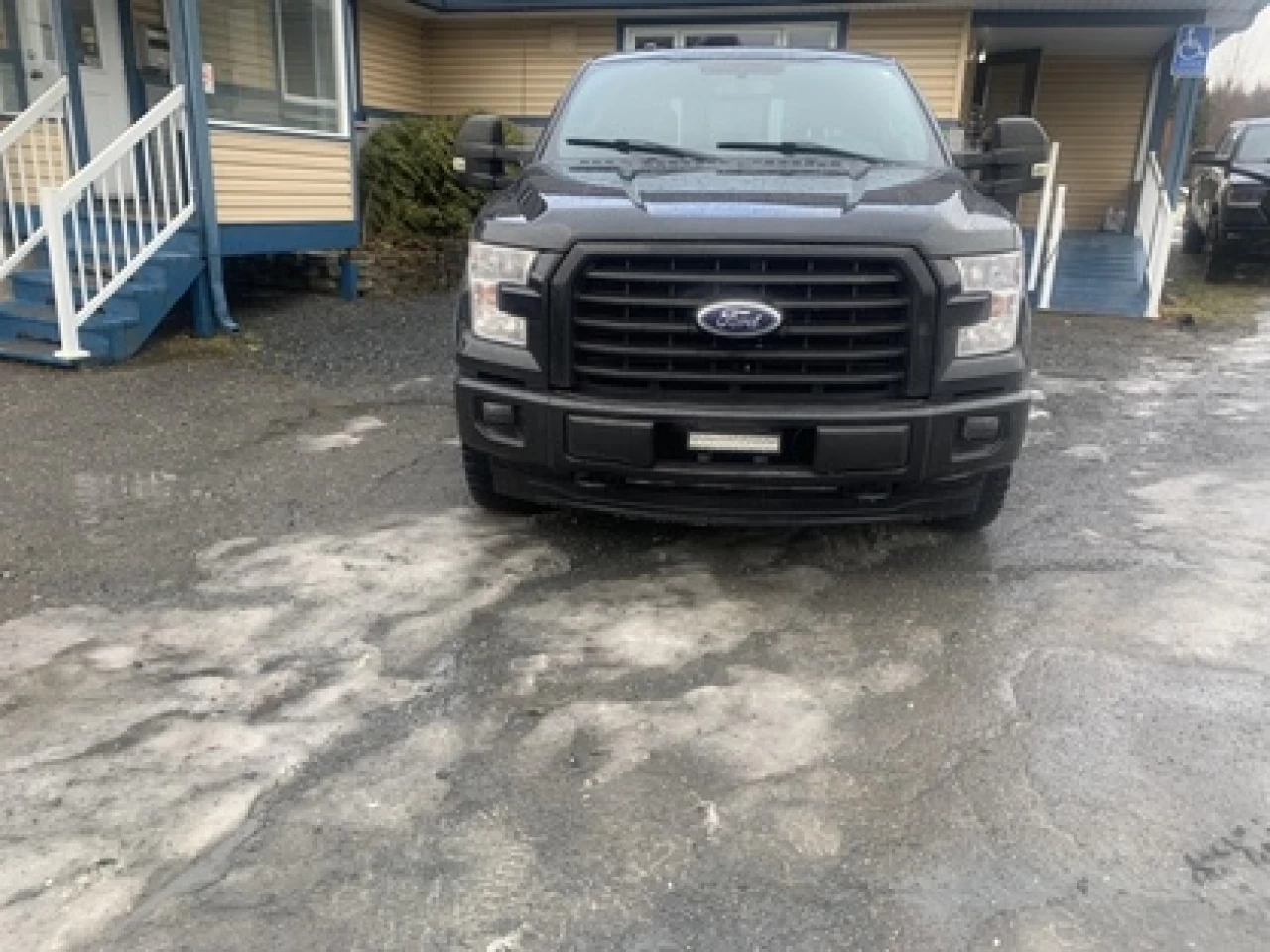 2017 Ford F-150 XLT Main Image