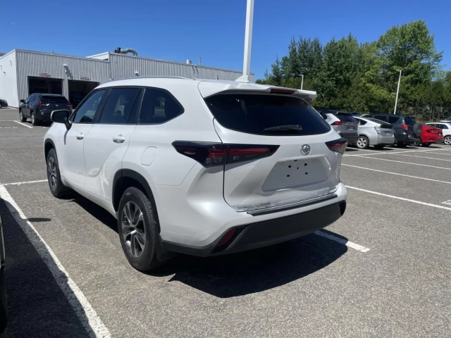 Toyota Highlander XLE AWD 2024