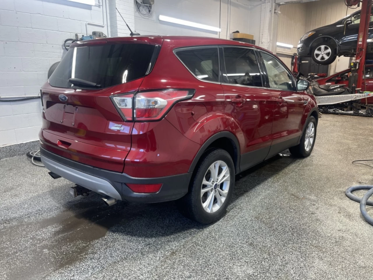 2017 Ford Escape SE Main Image