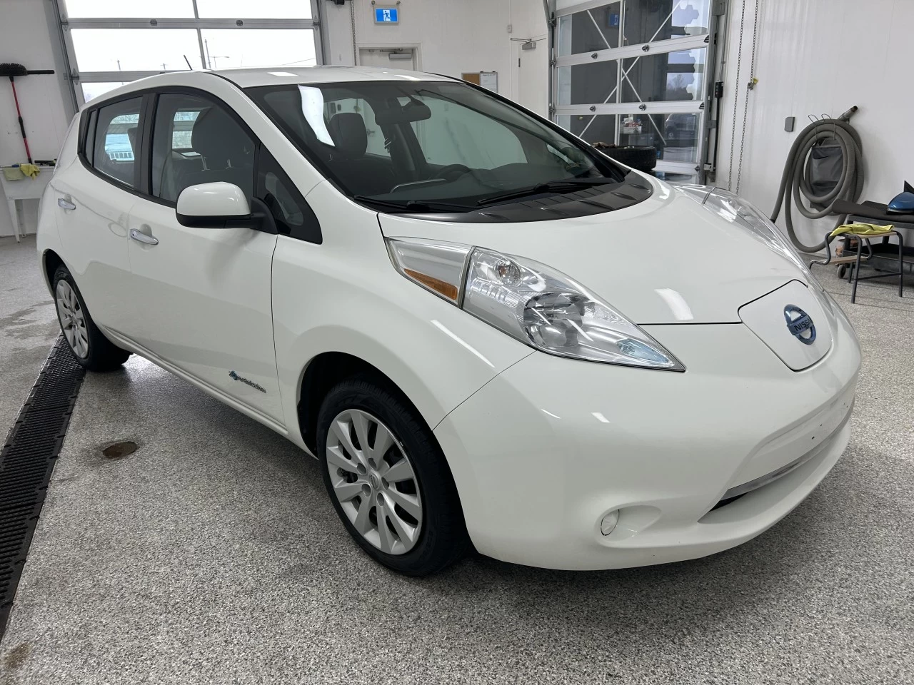 2017 Nissan LEAF S Image principale