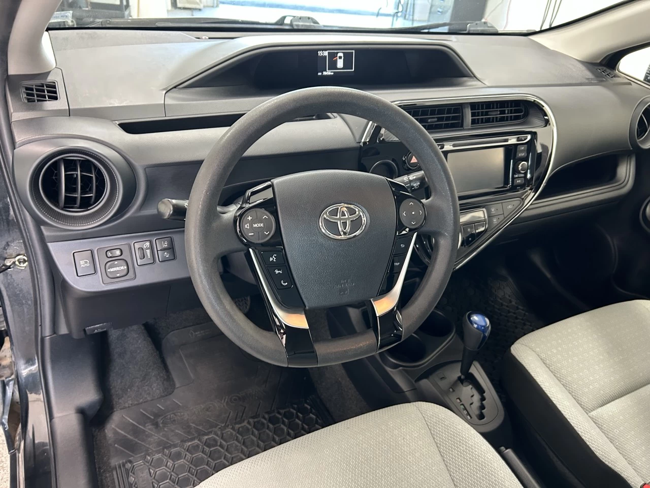 2018 Toyota Prius c Auto Image principale