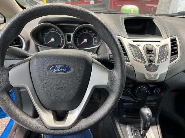 Ford Fiesta SE 2013