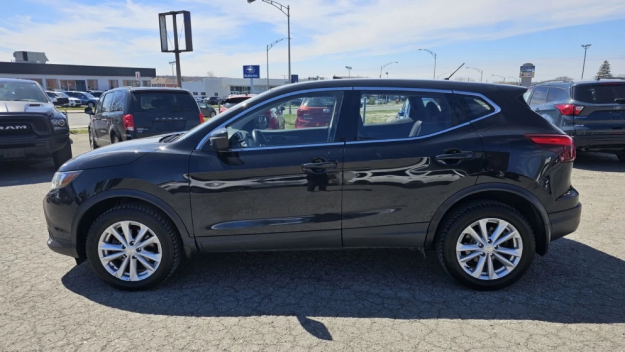 2018 Nissan Qashqai S Main Image