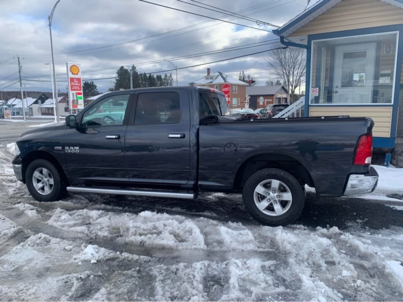 2017 Ram 1500 SLT Main Image