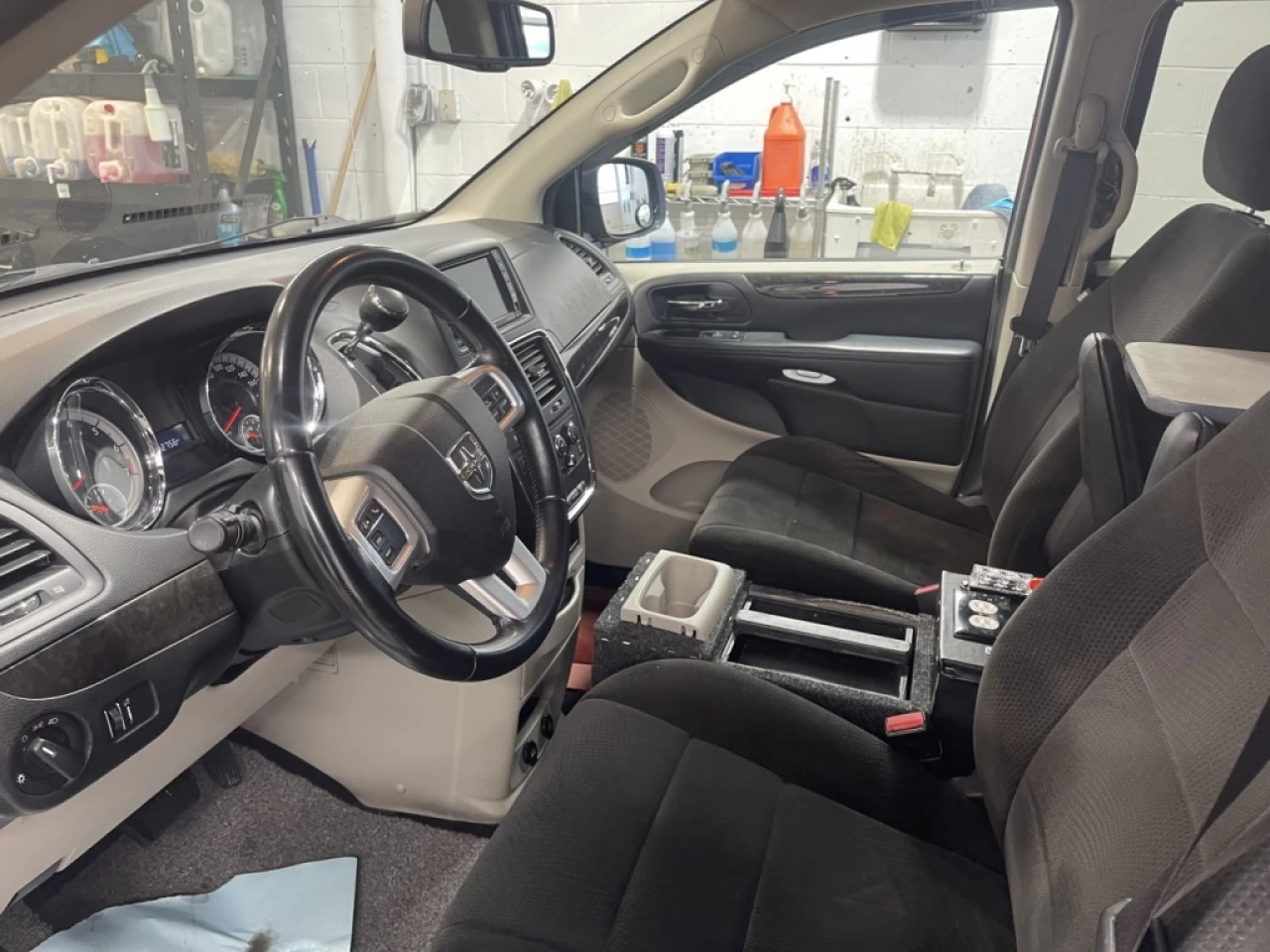 2013 Dodge Grand Caravan SXT Main Image