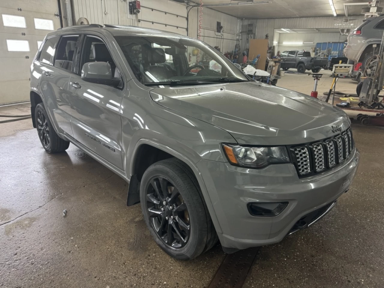 2021 Jeep Grand Cherokee Altitude Main Image