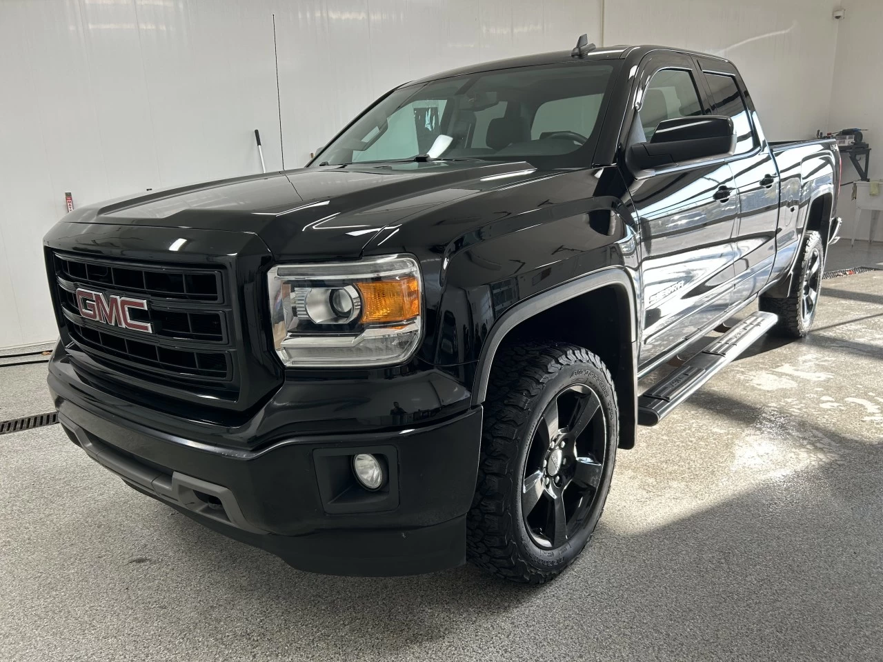 2015 GMC Sierra 1500 4WD Double Cab 143.5" Image principale