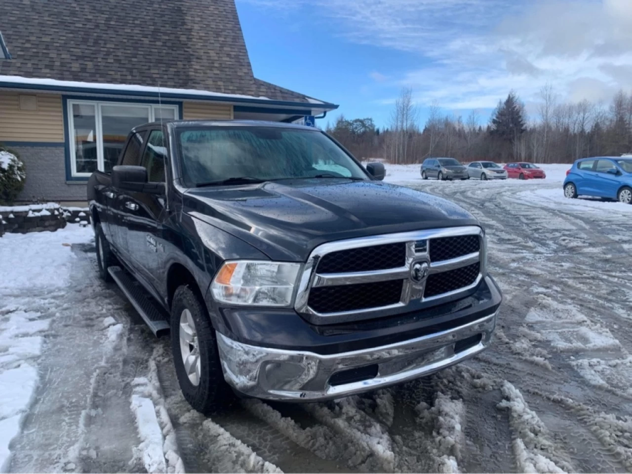 2017 Ram 1500 SLT Image principale