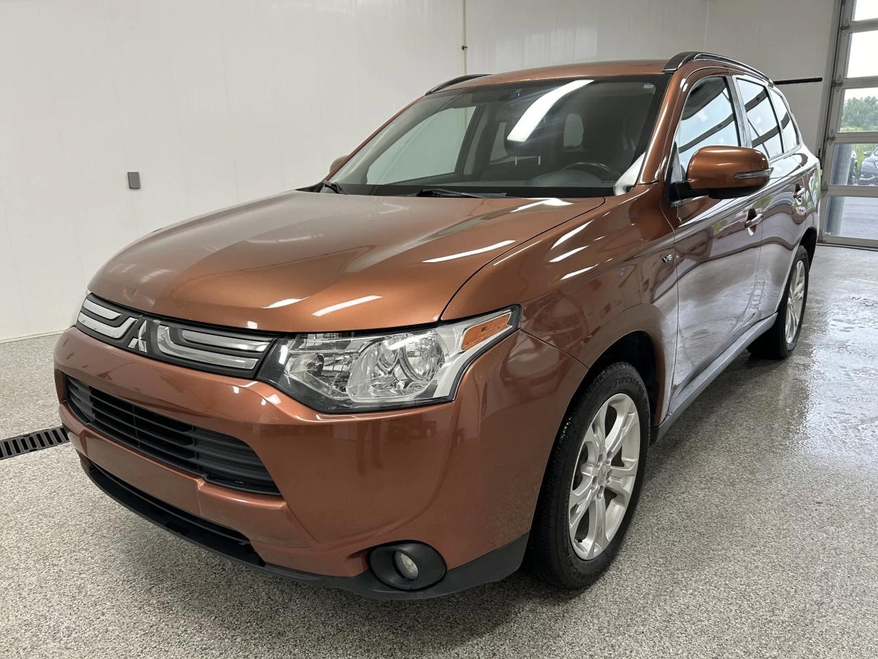 2014 Mitsubishi Outlander SE Image principale