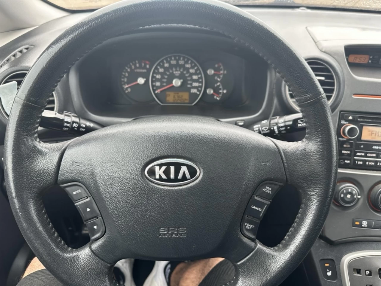 2009 KIA Rondo LX Main Image