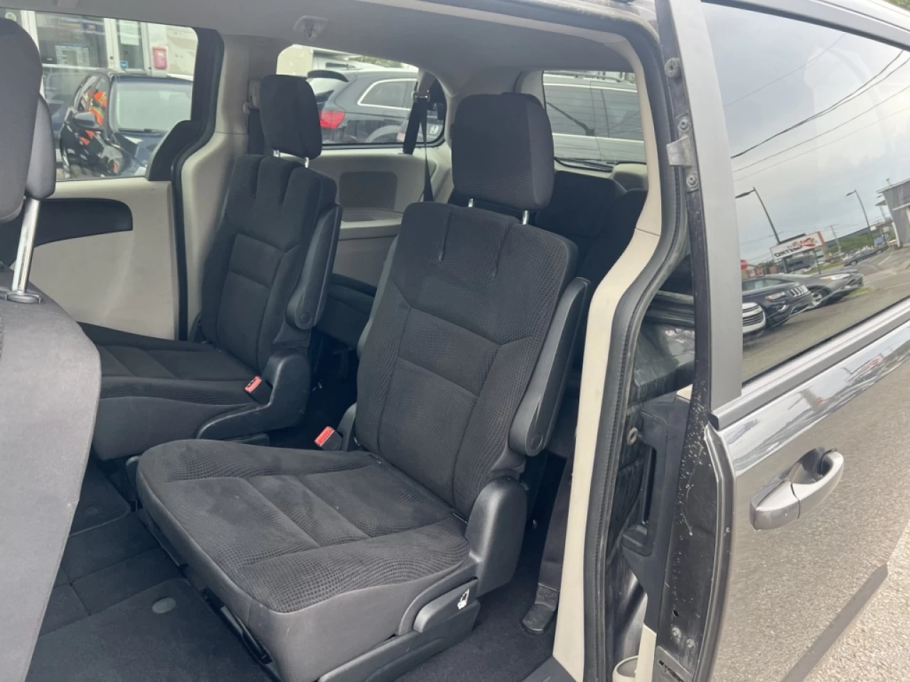 2019 Dodge Grand Caravan SXT Main Image