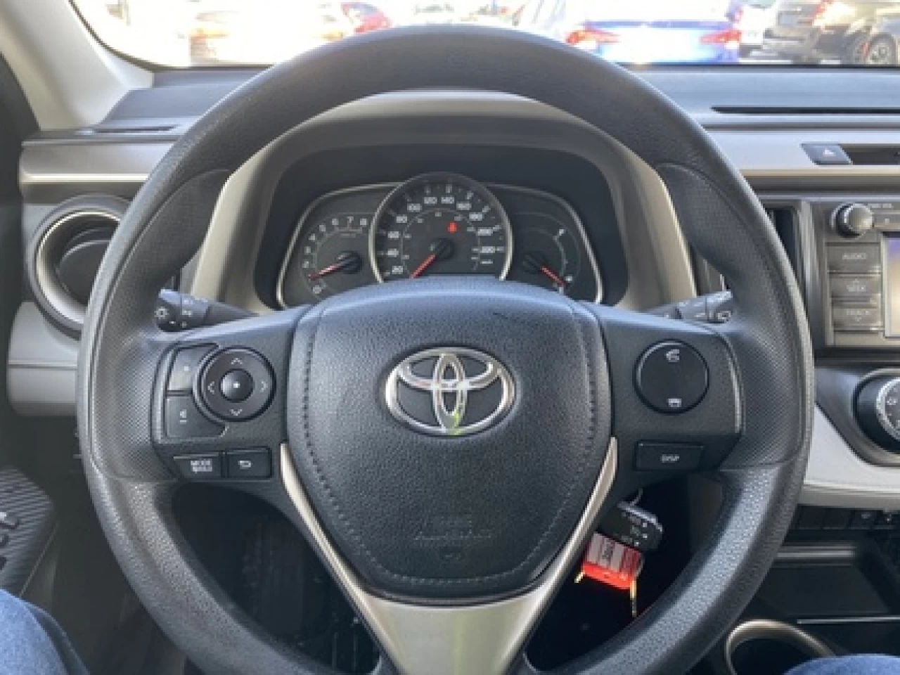 2013 Toyota RAV4 XLE/LE Image principale