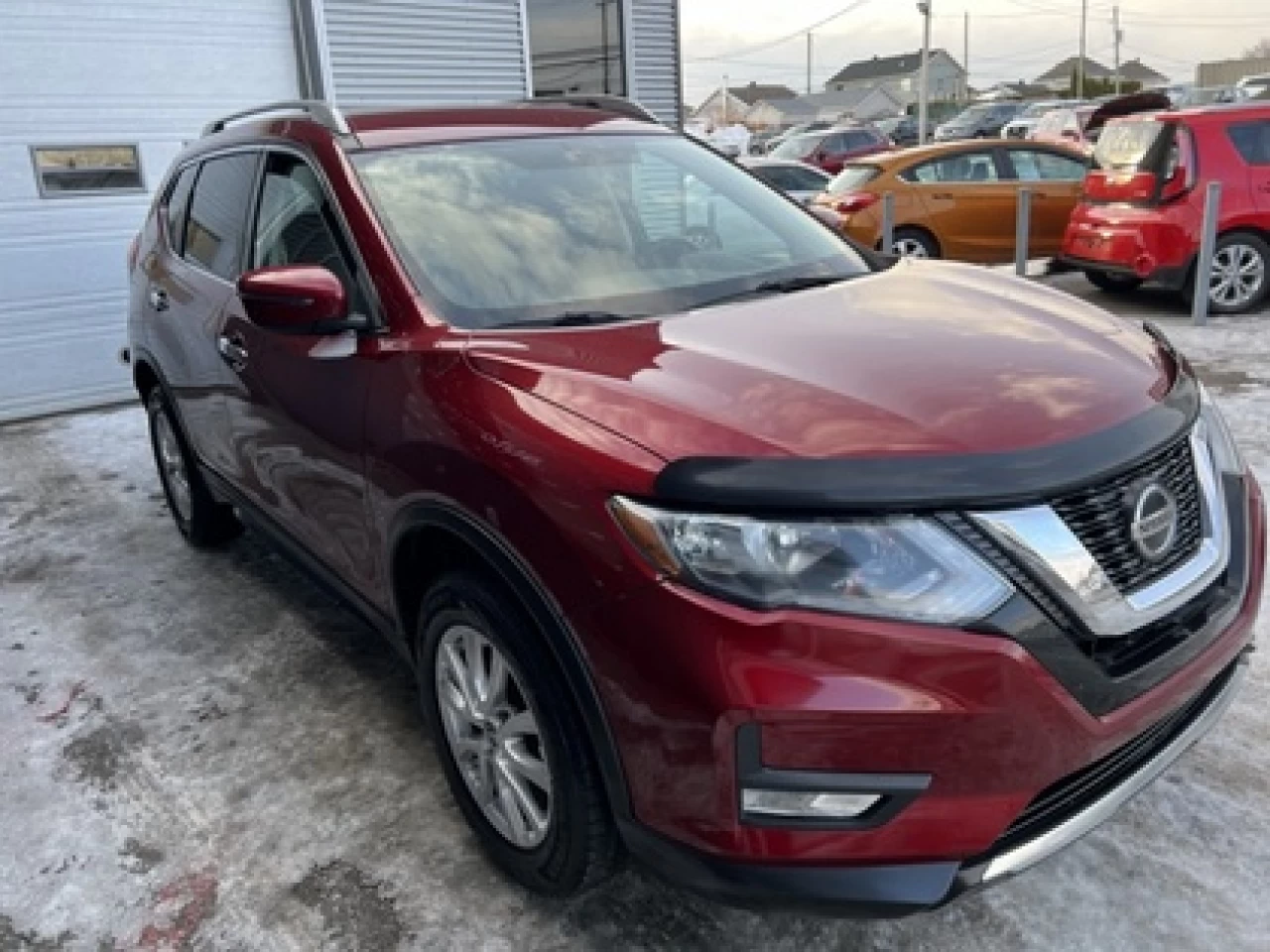 2018 Nissan Rogue SV AWD Image principale