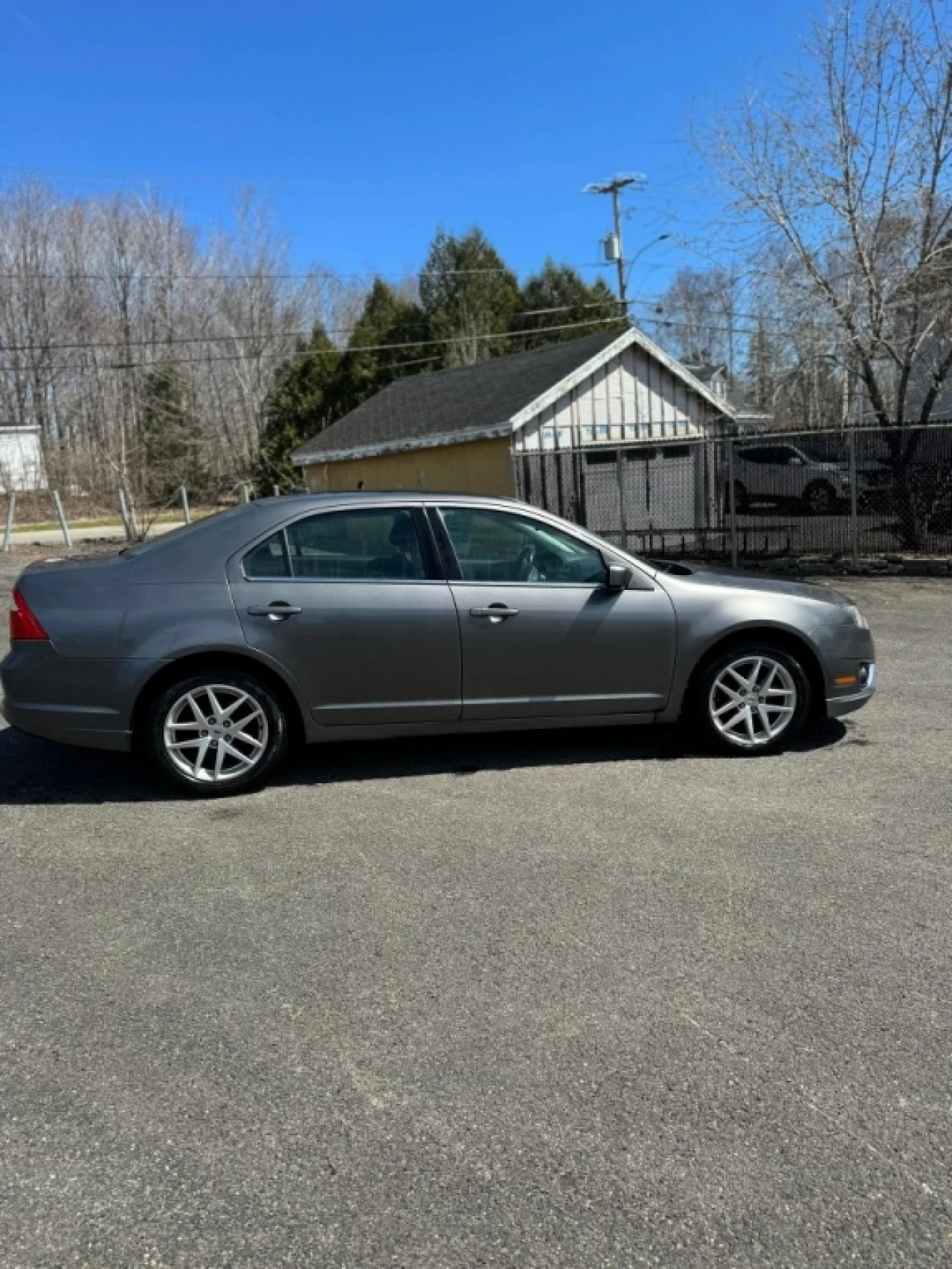 2010 Ford Fusion SEL Main Image