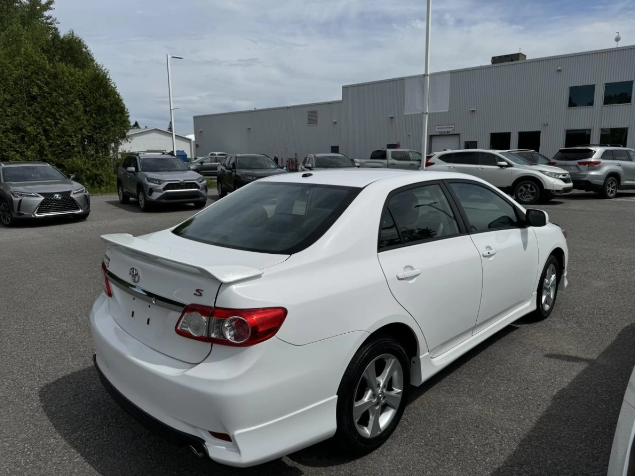 2013 Toyota Corolla 4dr Sdn Man CE Image principale