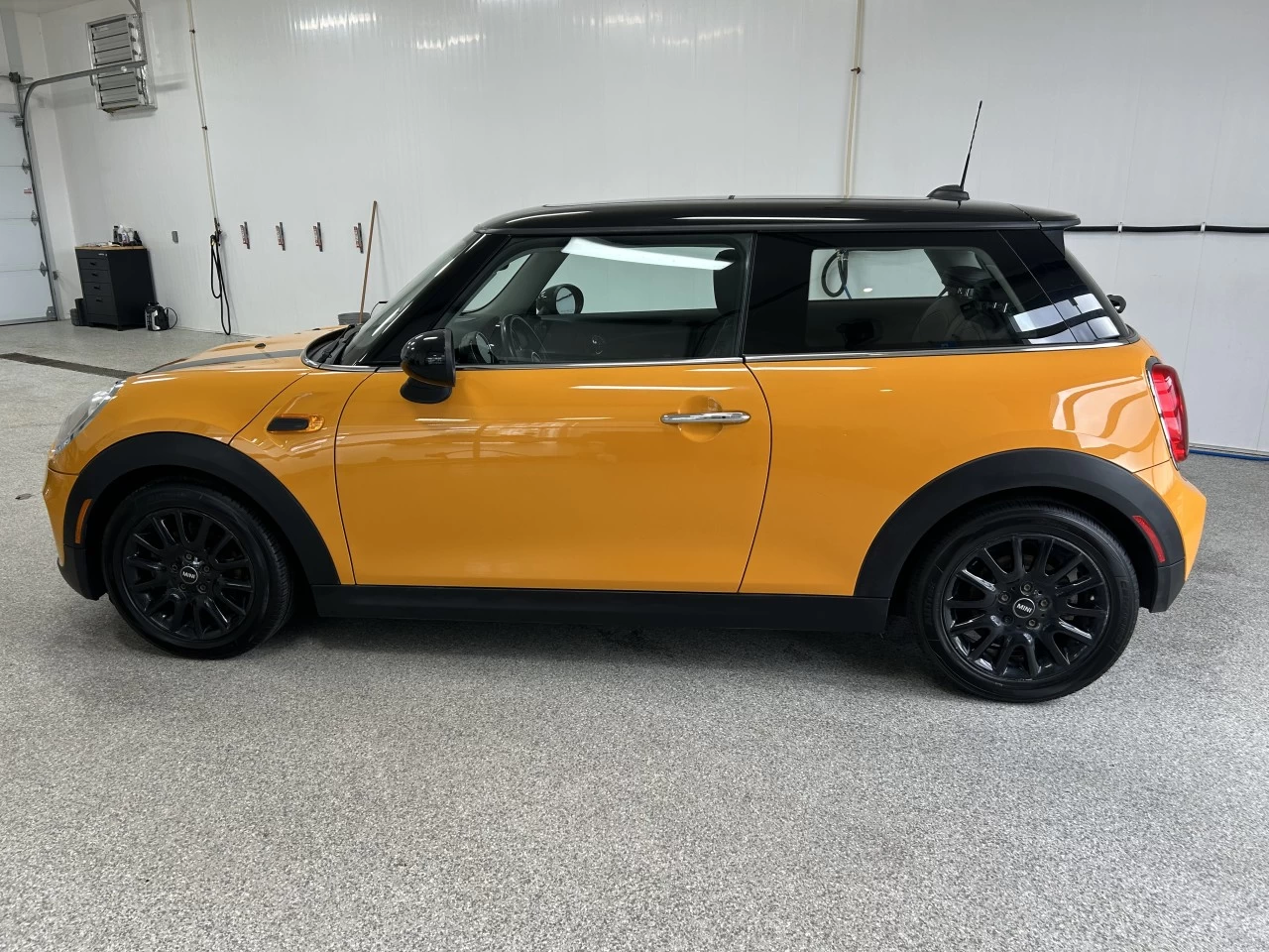 2015 Mini Cooper 3dr HB Main Image