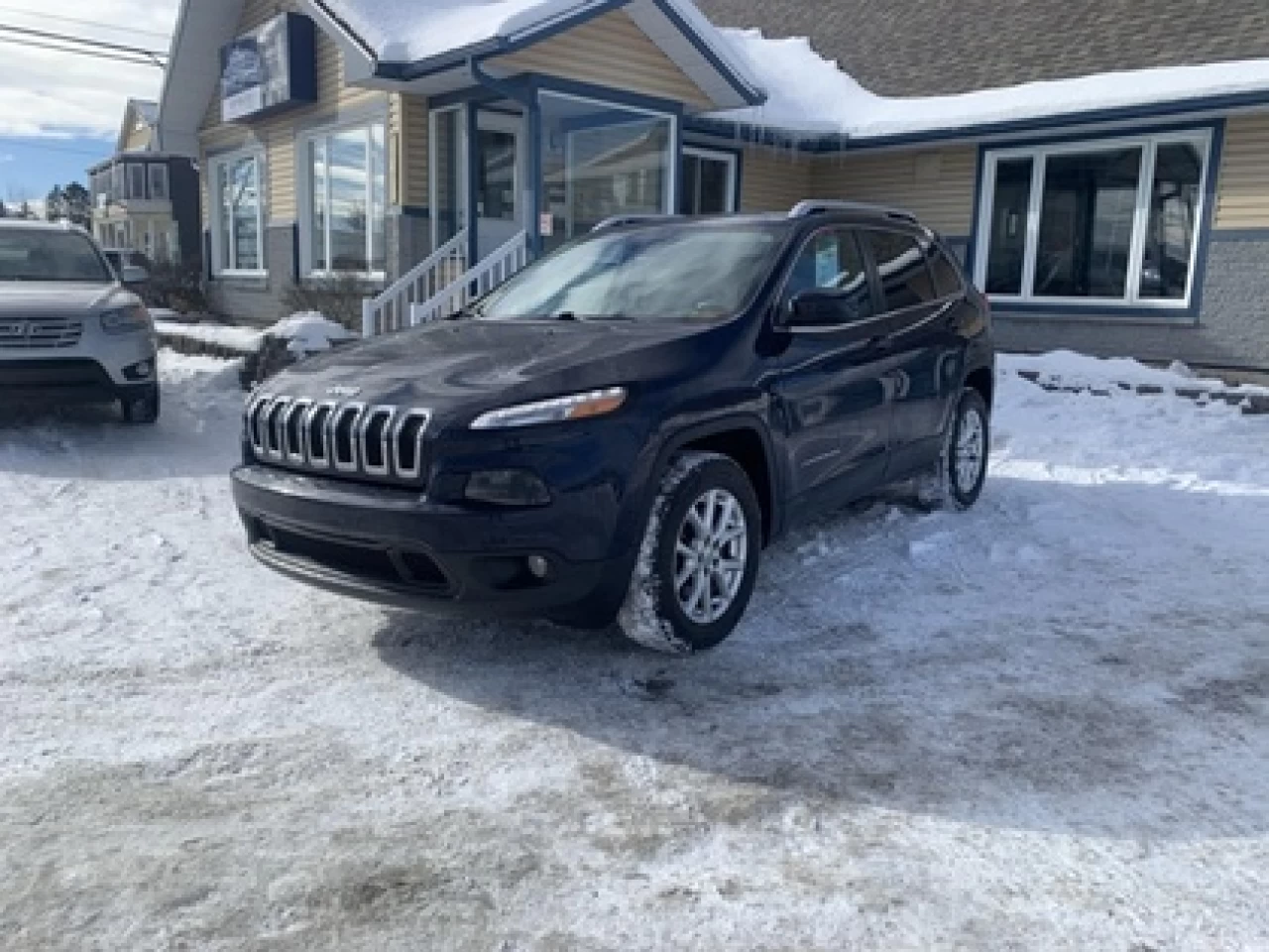 2015 Jeep Cherokee North Main Image