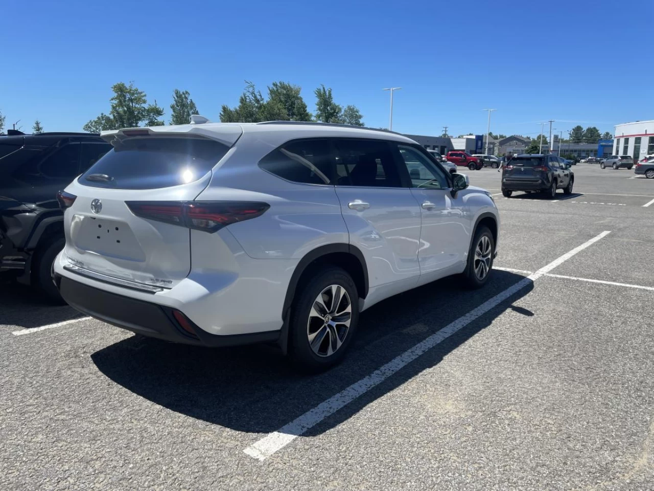 2024 Toyota Highlander XLE AWD Main Image