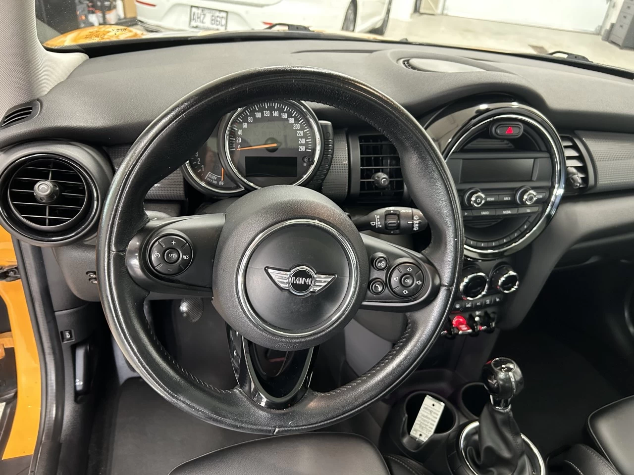 2015 Mini Cooper 3dr HB Main Image