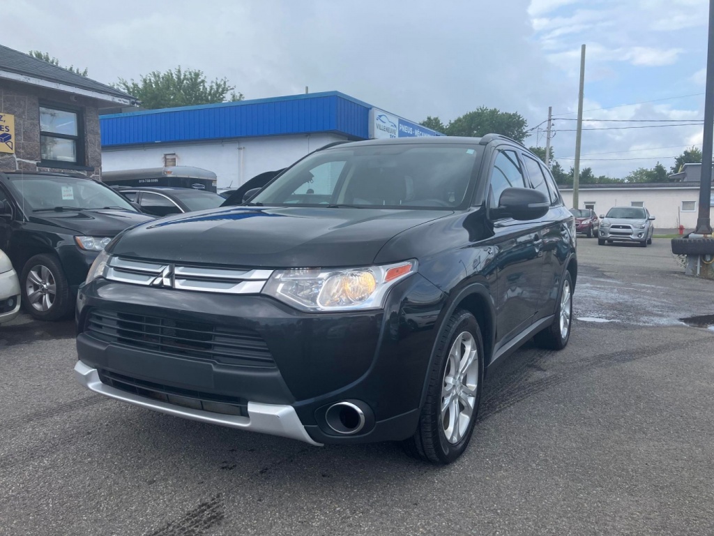 Mitsubishi 2015 Outlander SE